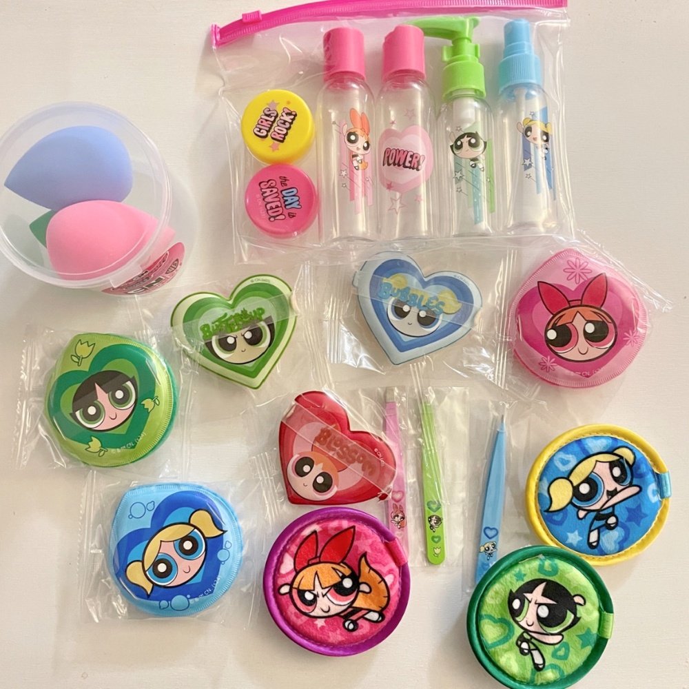 Powerpuff Girls 22pc Lot Travel Set, Sponges, Makeup Removers, Puffs, & Tweezers